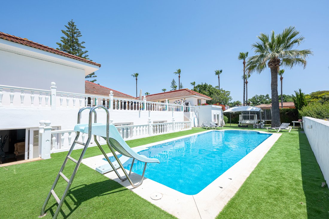 Villa in Sotogrande, San Roque, Andalusia 1 - 18014991