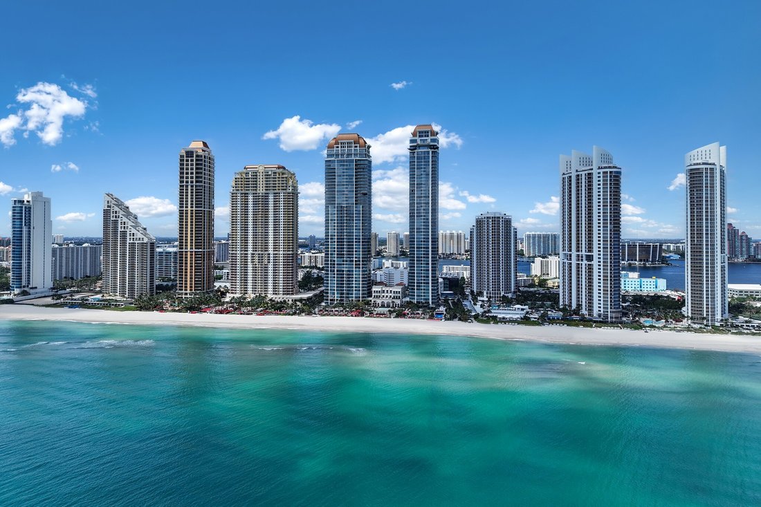 Condo in Sunny Isles Beach, Florida, United States 2 - 18015333