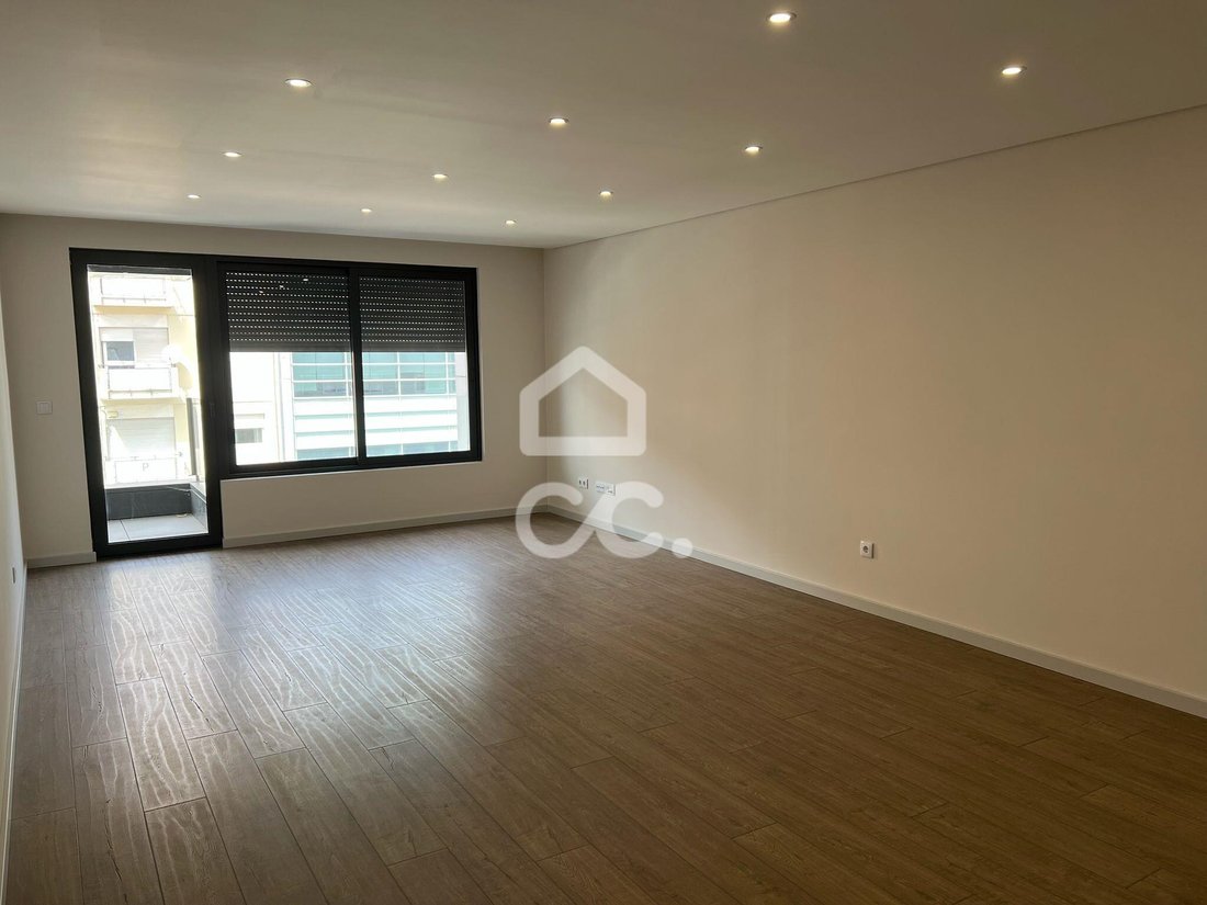 Apartment in Cedofeita, Santo Ildefonso, Se, Miragaia, Sao Nicolau e Vitoria, Porto District, Portugal 1 - 18015128