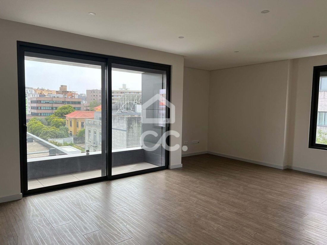 Apartment in Cedofeita, Santo Ildefonso, Se, Miragaia, Sao Nicolau e Vitoria, Porto District, Portugal 4 - 18015149