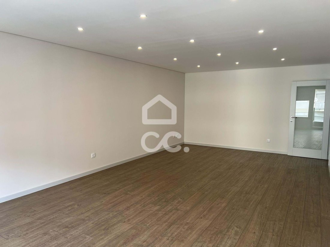 Apartment in Cedofeita, Santo Ildefonso, Se, Miragaia, Sao Nicolau e Vitoria, Porto District, Portugal 2 - 18015149