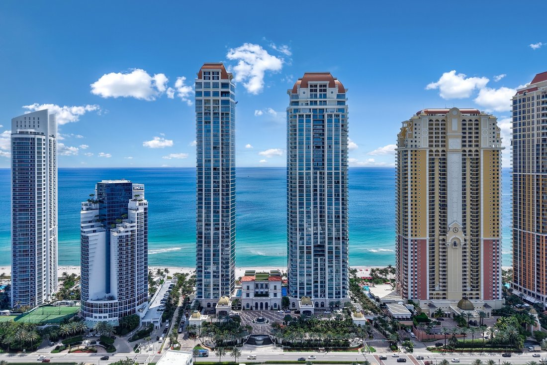 Condo in Sunny Isles Beach, Florida, United States 4 - 18015333