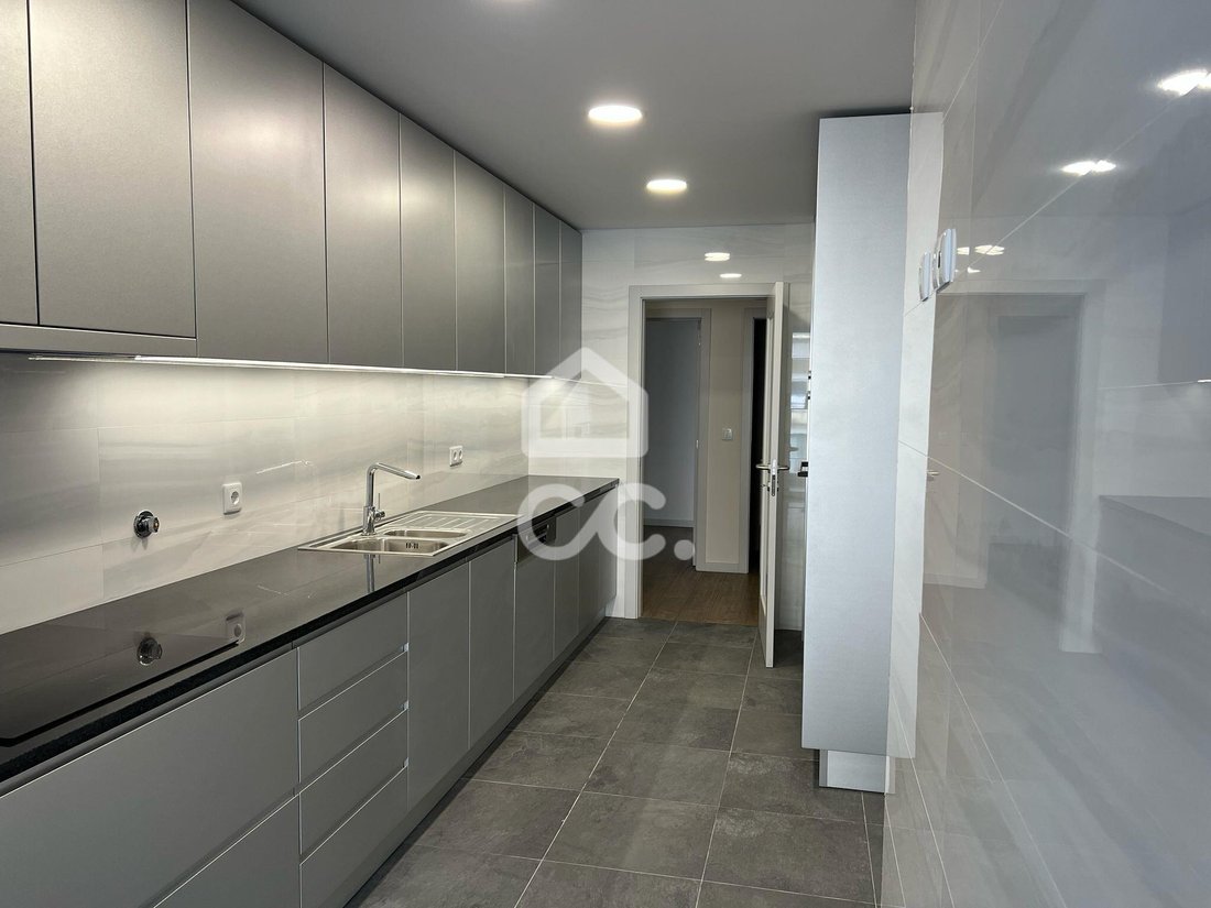 Apartment in Cedofeita, Santo Ildefonso, Se, Miragaia, Sao Nicolau e Vitoria, Porto District, Portugal 5 - 18015128