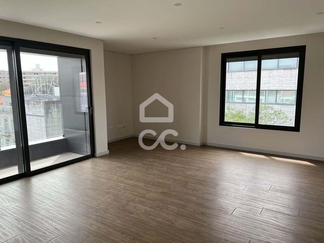 Apartment in Cedofeita, Santo Ildefonso, Se, Miragaia, Sao Nicolau e Vitoria, Porto District, Portugal 3 - 18015149