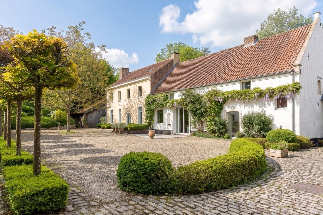 Farm Ranch in Beauvechain, Wallonia, Belgium 1 - 18015068
