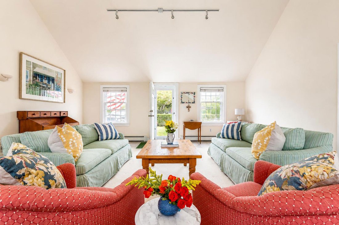 Nantucket, Massachusetts, United States 4 - 18015265