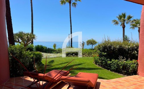 Apartment in Gualdalmansa, Estepona, Andalusia 1