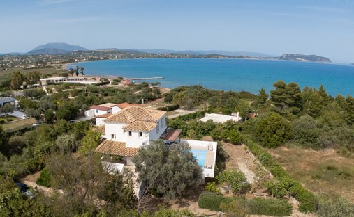 Villa à Koinotita Kranidiou, Kranidi, Grèce 1