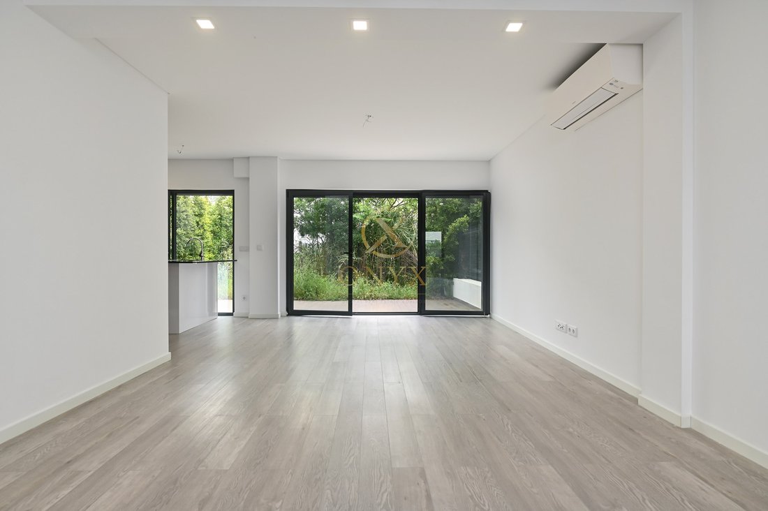 Townhouse in Carcavelos e Parede, Lisbon, Portugal 2 - 18015130