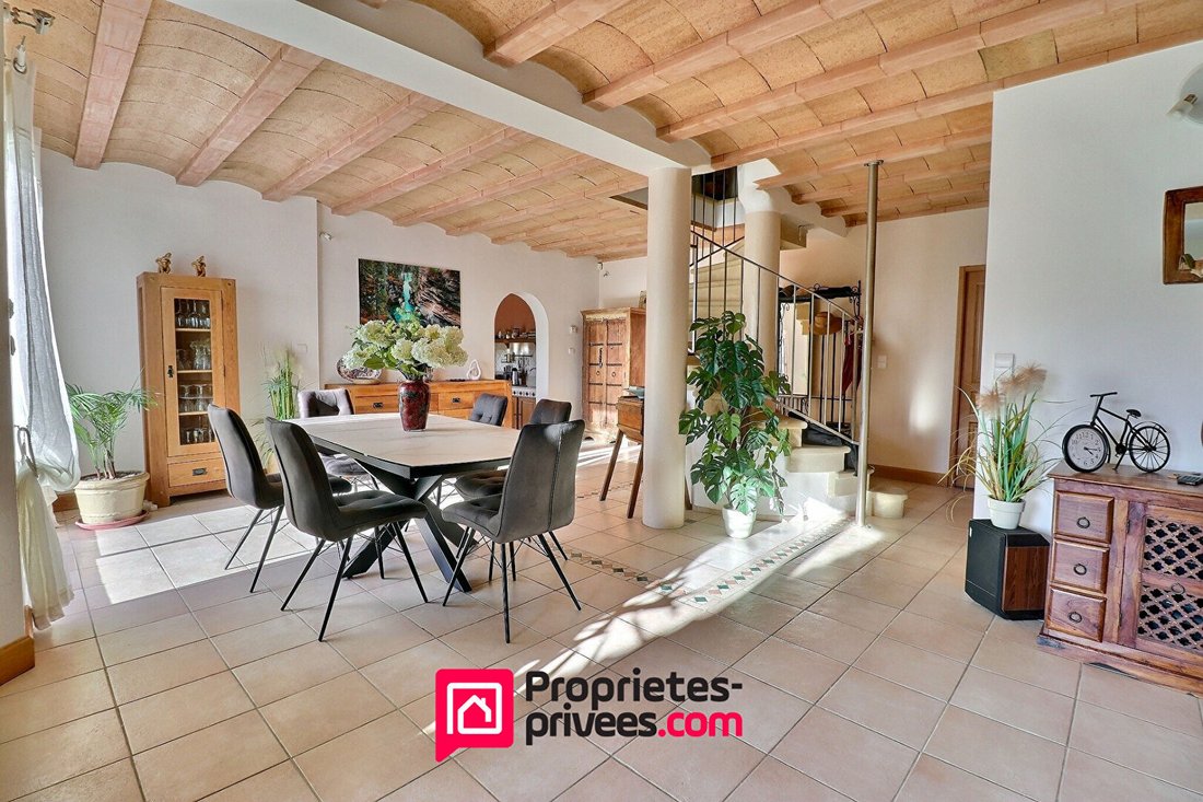 Villa in Uzès, Occitania, France 5 - 18015028