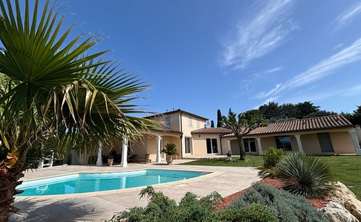 Villa a Uzès, Occitania, Francia 1