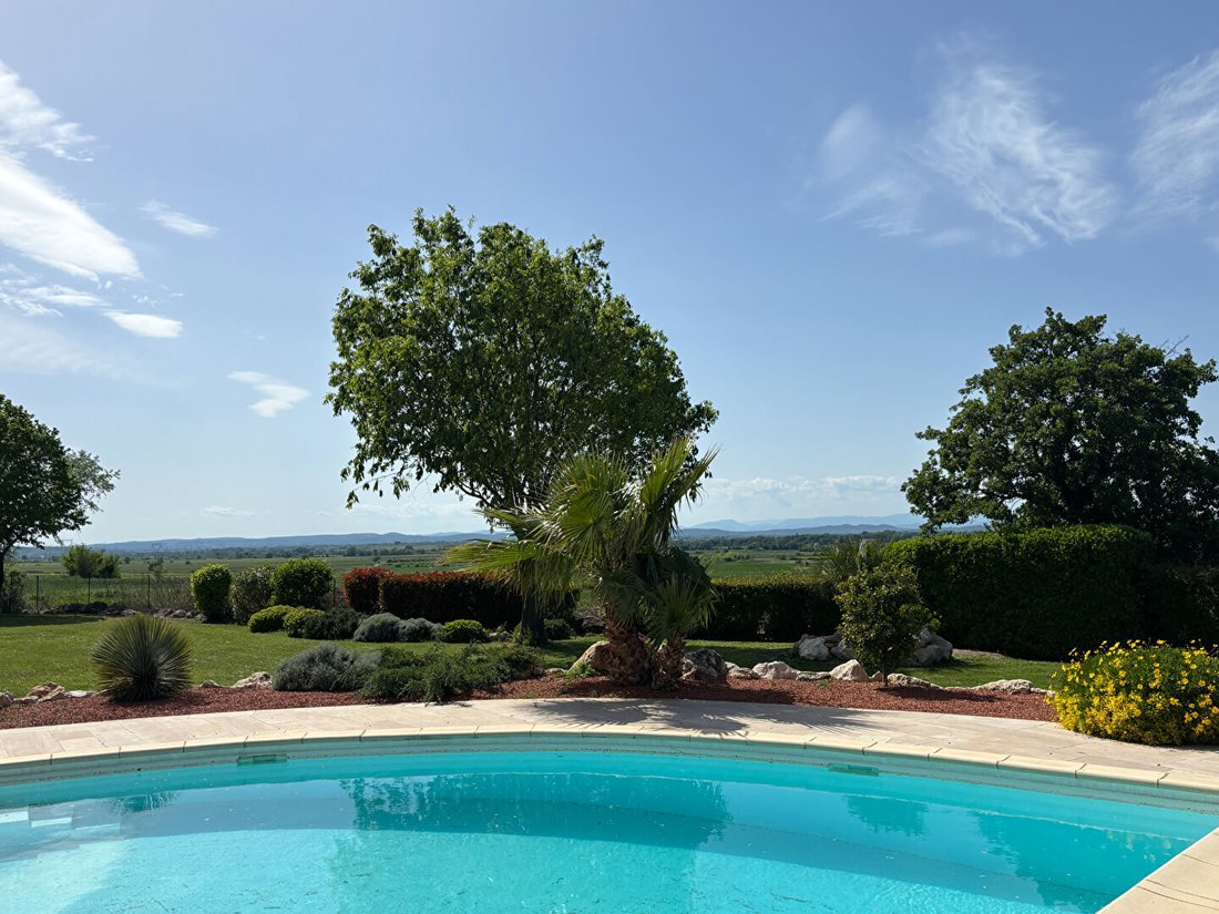 Villa in Uzès, Occitania, France 3 - 18015028