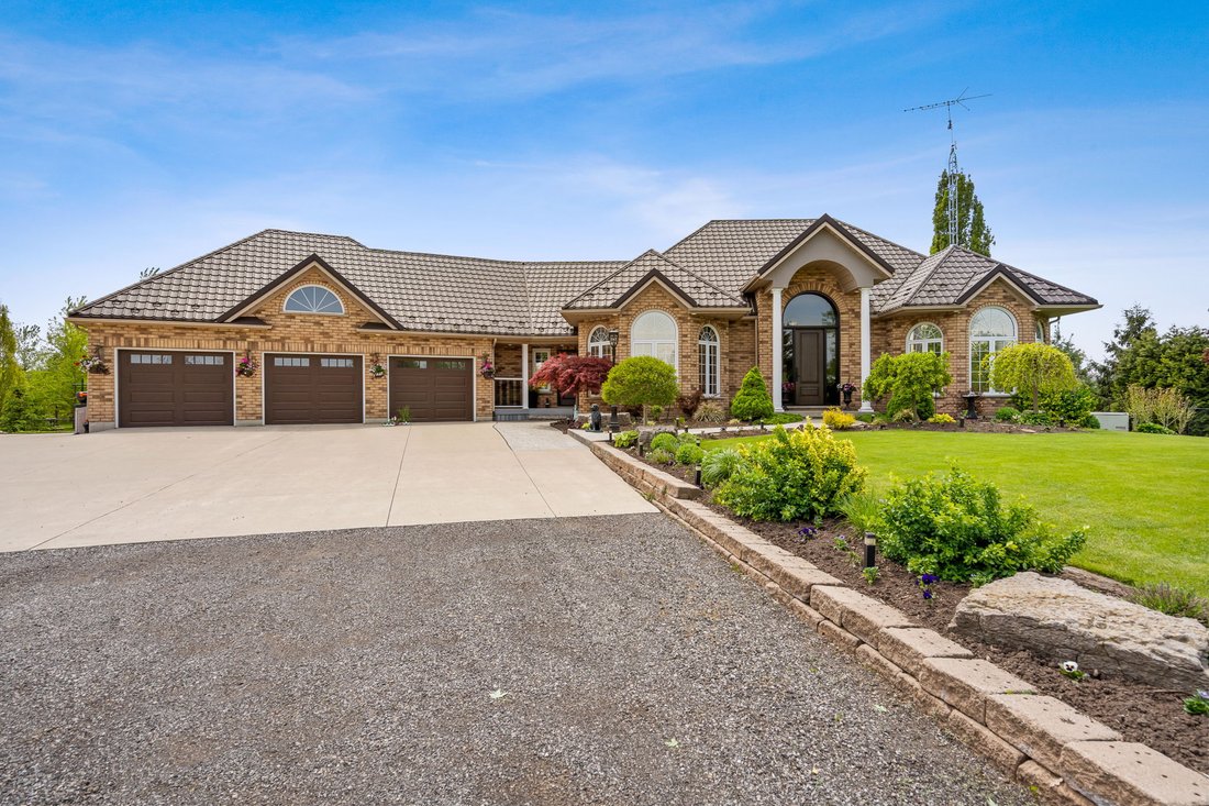 Estate in Wainfleet, Ontario, Canada 2 - 18015364