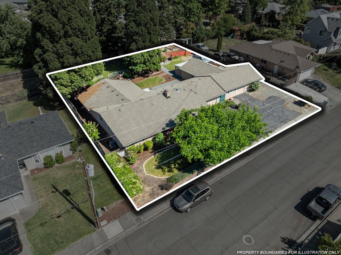 House in Medford, Oregon, United States 2 - 18018740