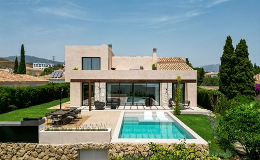 Villa in El Paraíso, Benahavis, Spain 1