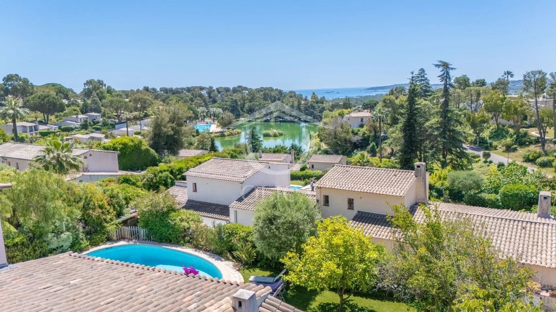 Villa in Vaug, Villeneuve-Loubet, France 4 - 17629894