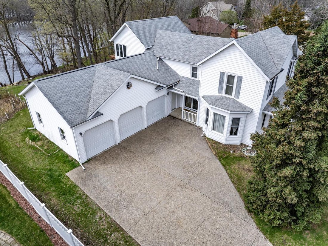 House in La Crosse, Wisconsin, United States 3 - 18019153
