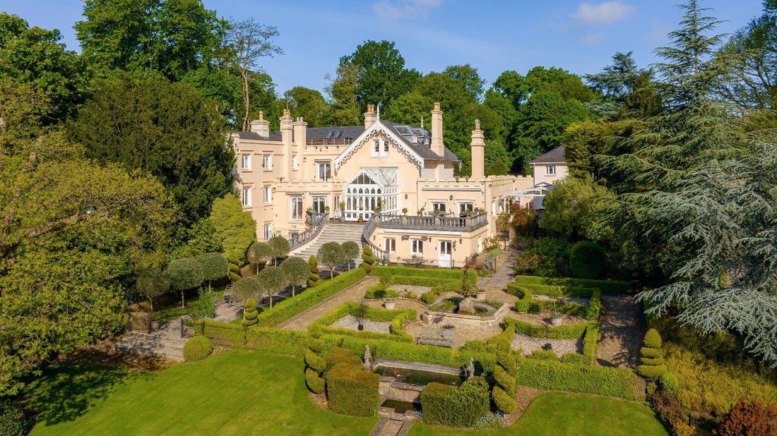 House in Barnet, England 1 - 17909394
