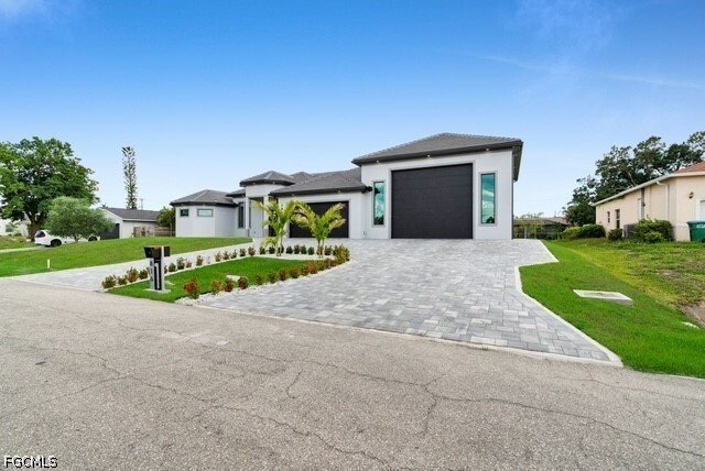 House in Cape Coral, Florida, United States 2 - 18018819