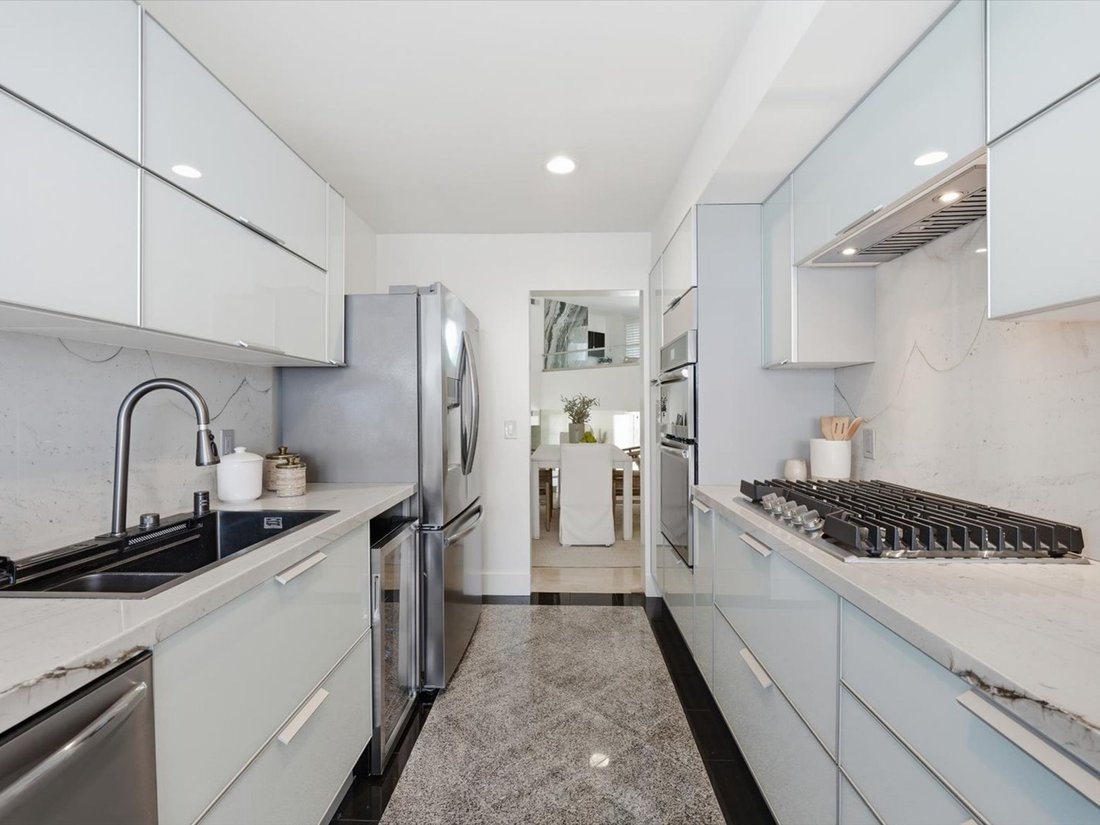 Condo in Los Angeles, California, United States 5 - 18015440