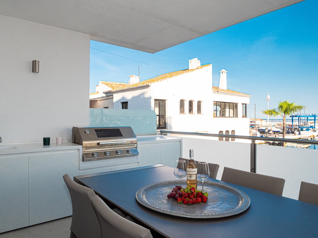 Apartment in Puerto Banus, Marbella, Spain 2 - 12593900