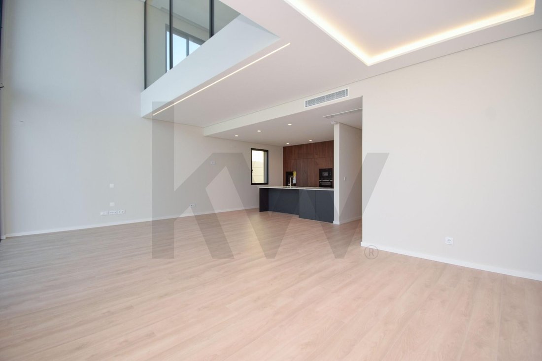 Townhouse in Alcabideche, Lisbon, Portugal 2 - 17253096