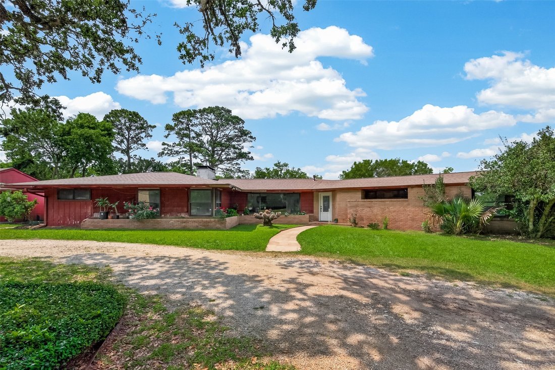 House in Dickinson, Texas, United States 3 - 18017753