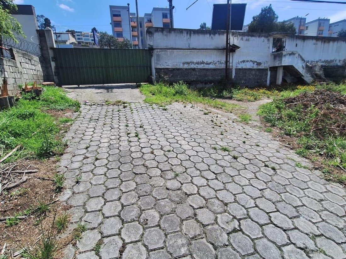 Land in Quito, Pichincha, Ecuador 3 - 18016798