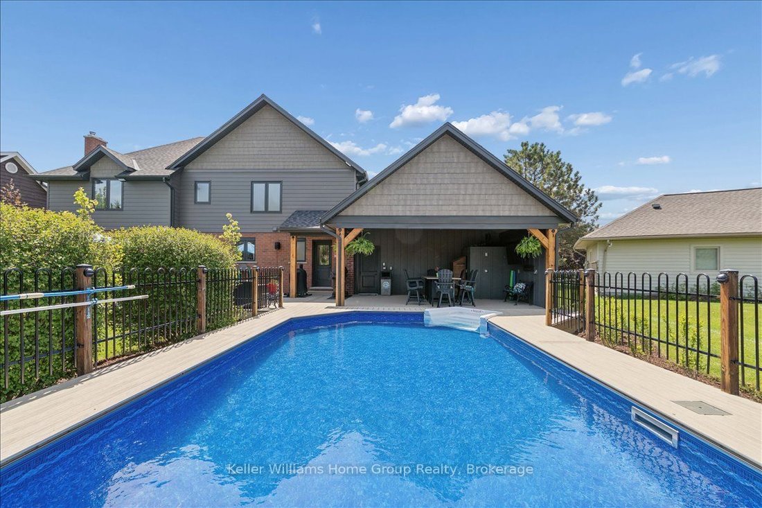 House in West Montrose, Ontario, Canada 2 - 18018069