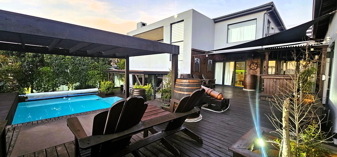 Haus in Country Club, Westkap, Südafrika 1 - 18018114