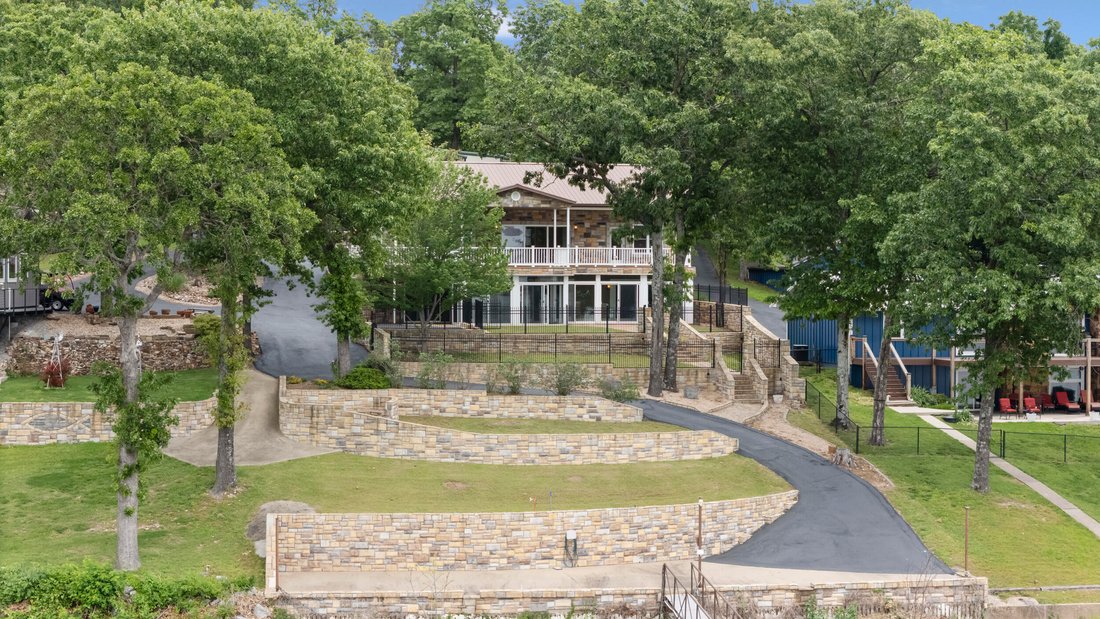 House in Grove, Oklahoma, United States 3 - 18017813