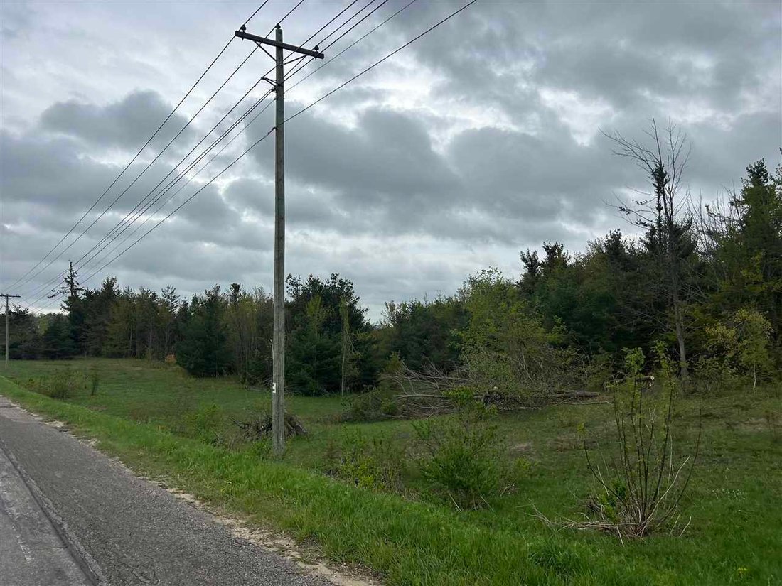 Land in Petoskey, Michigan, United States 4 - 18017654