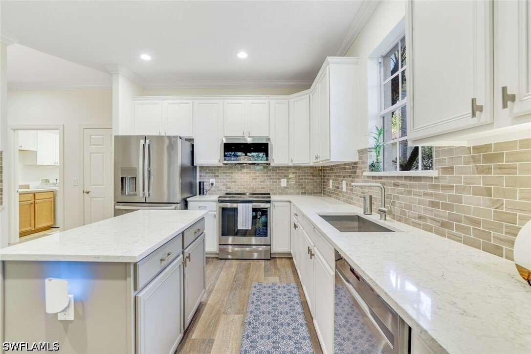 Condo in Naples, Florida, United States 5 - 18018810