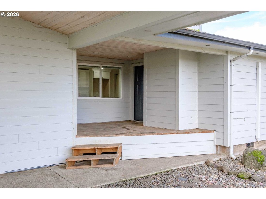 House in Mount Angel, Oregon, United States 2 - 18020631