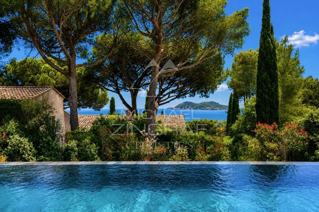 Villa in Ramatuelle, Provence-Alpes-Côte d'Azur, France 1 - 18017017