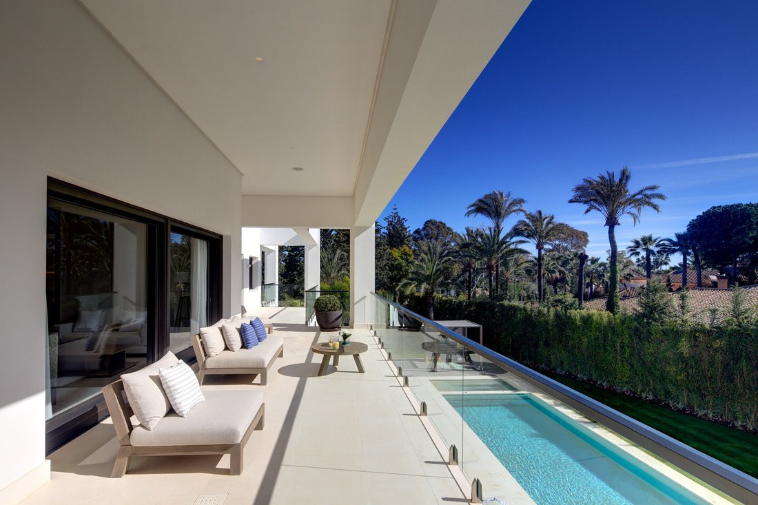 Villa in Guadalmina Baja, San Pedro de Alcantara, Spain 3 - 12283064