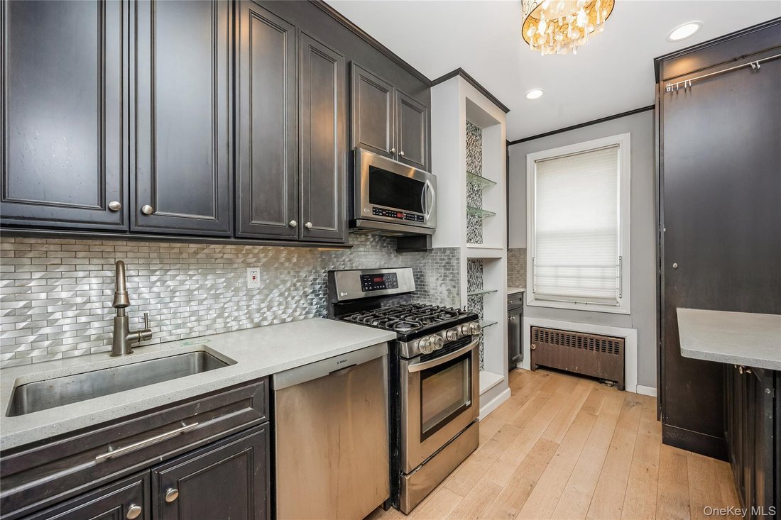 House in New York, New York, United States 5 - 18019511