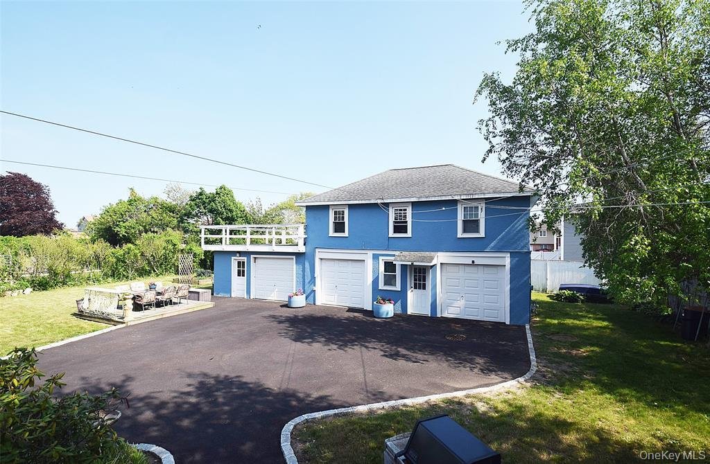 House in Lindenhurst, New York, United States 4 - 18018694