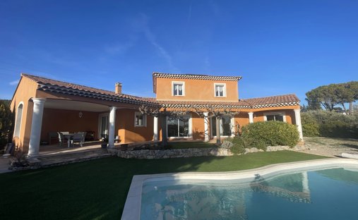 Villa in Tavernes, Provence-Alpes-Côte d'Azur, France 1