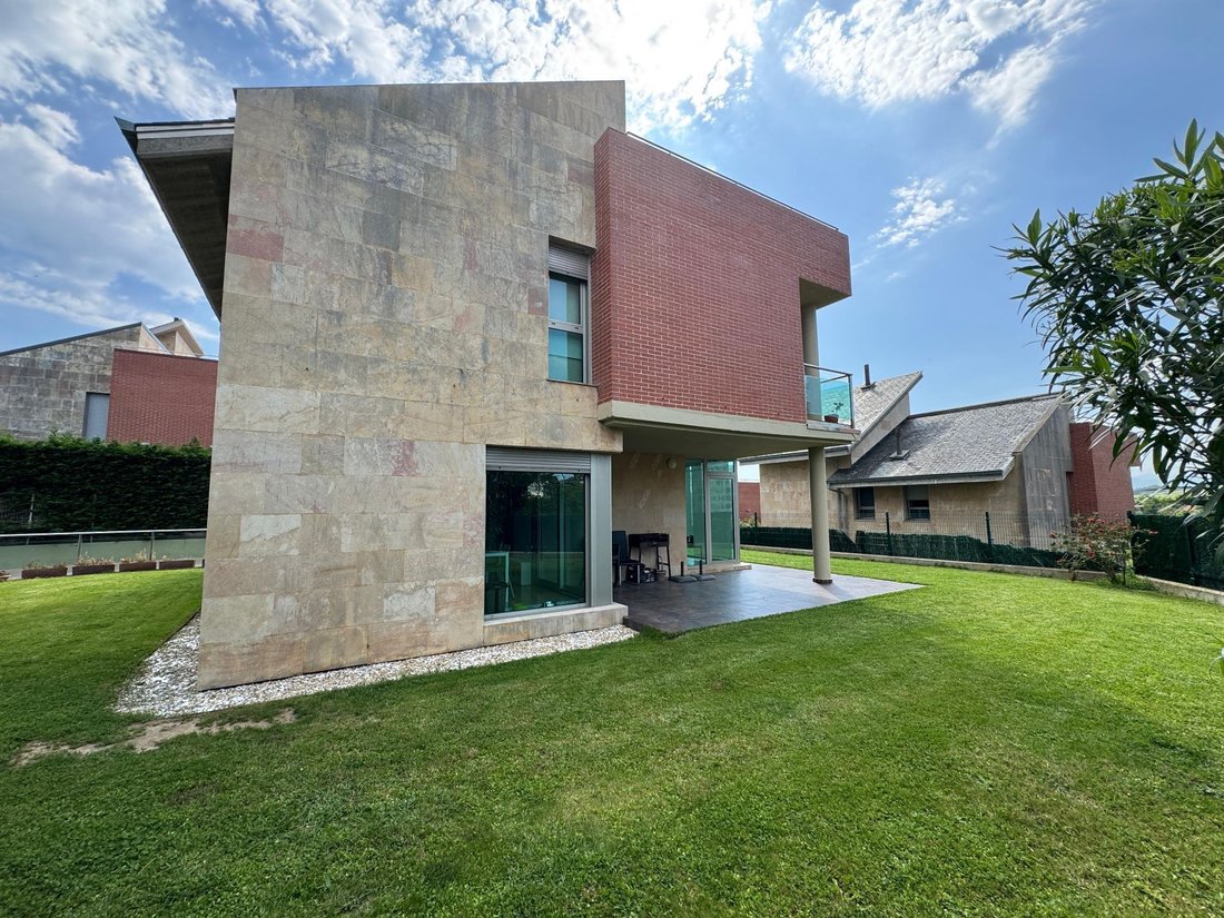 Chalet in Santa Cruz de Bezana, Cantabria, Spain 4 - 16668707