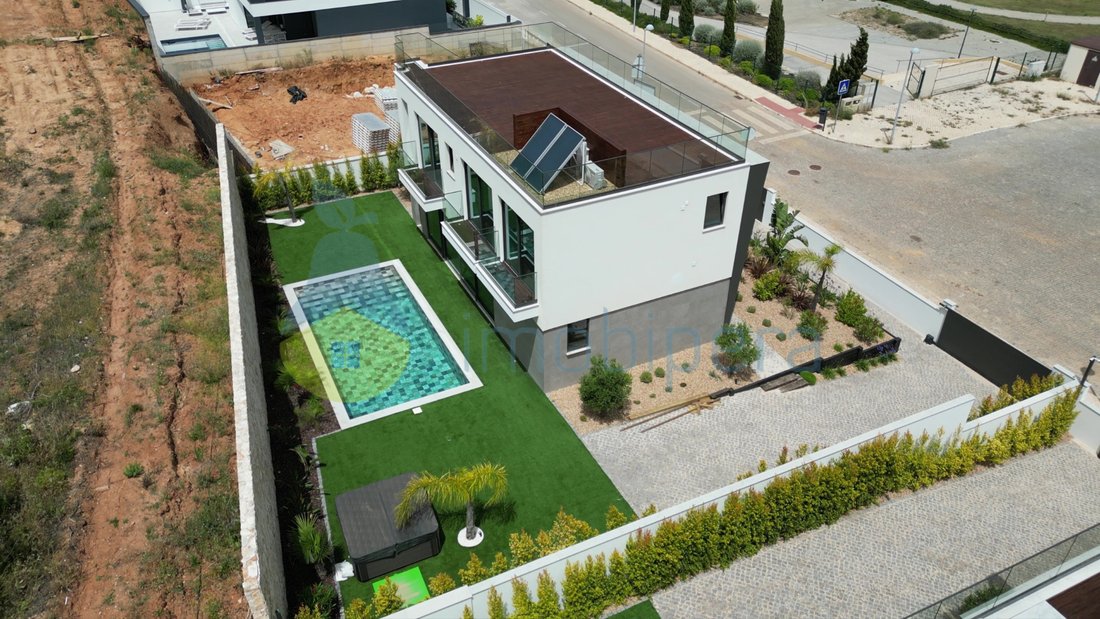House in Olhos de Agua, Algarve, Portugal 1 - 16598802