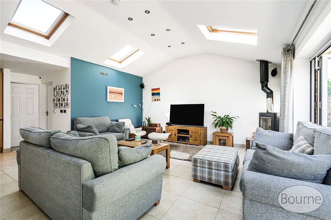 Haus in Oxshott, Elmbridge, England 5 - 18018988