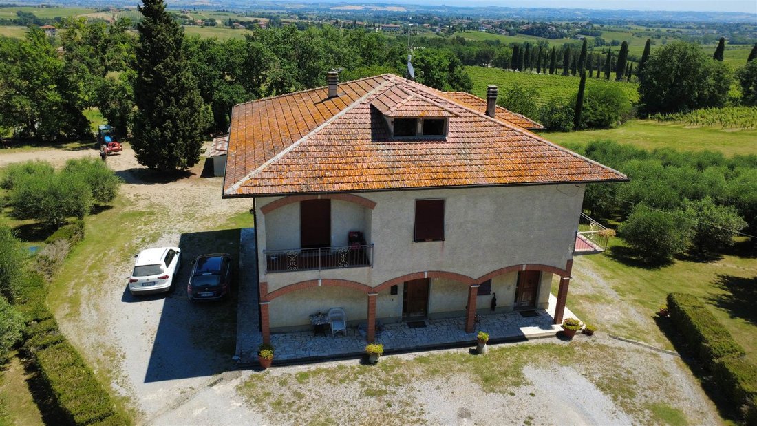 Autres à Montepulciano, Toscane, Italie 3 - 18021042