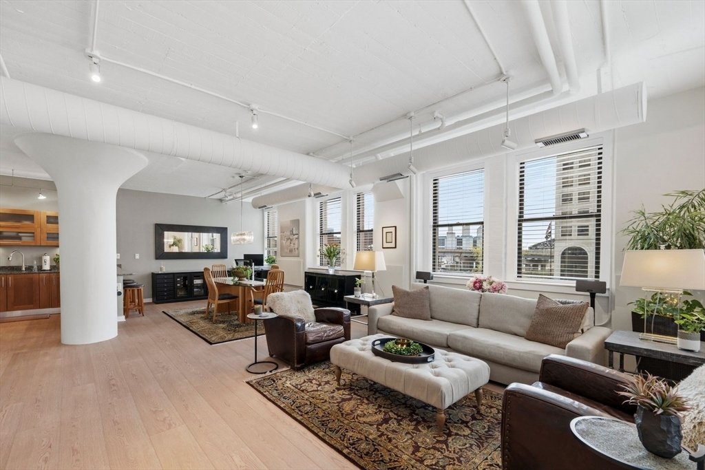 Condo in Boston, Massachusetts, United States 1 - 17867442