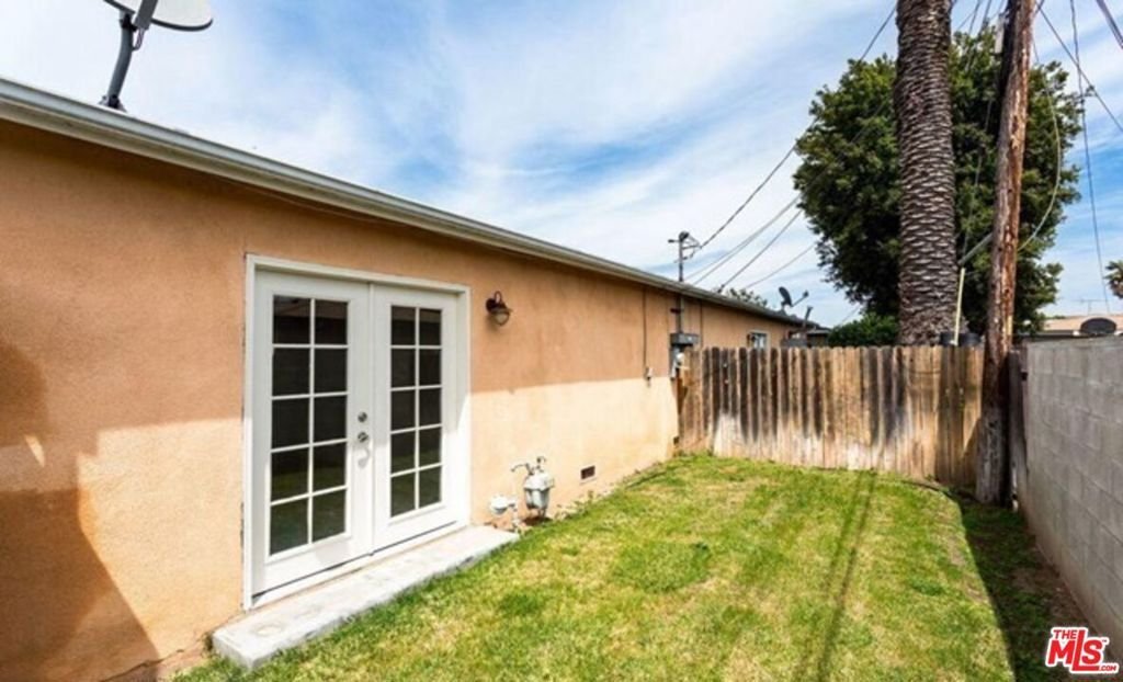 Hawthorne, California, United States 4 - 18018849