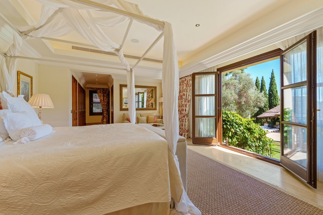 Villa in Marbella, Andalusia, Spain 2 - 16326774