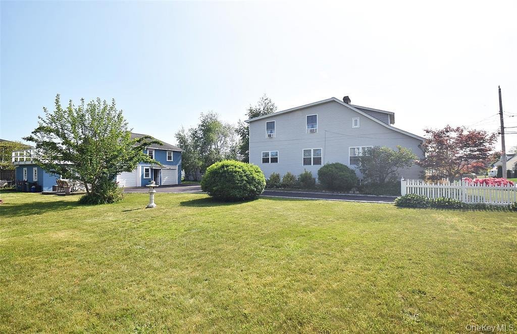 House in Lindenhurst, New York, United States 3 - 18018694