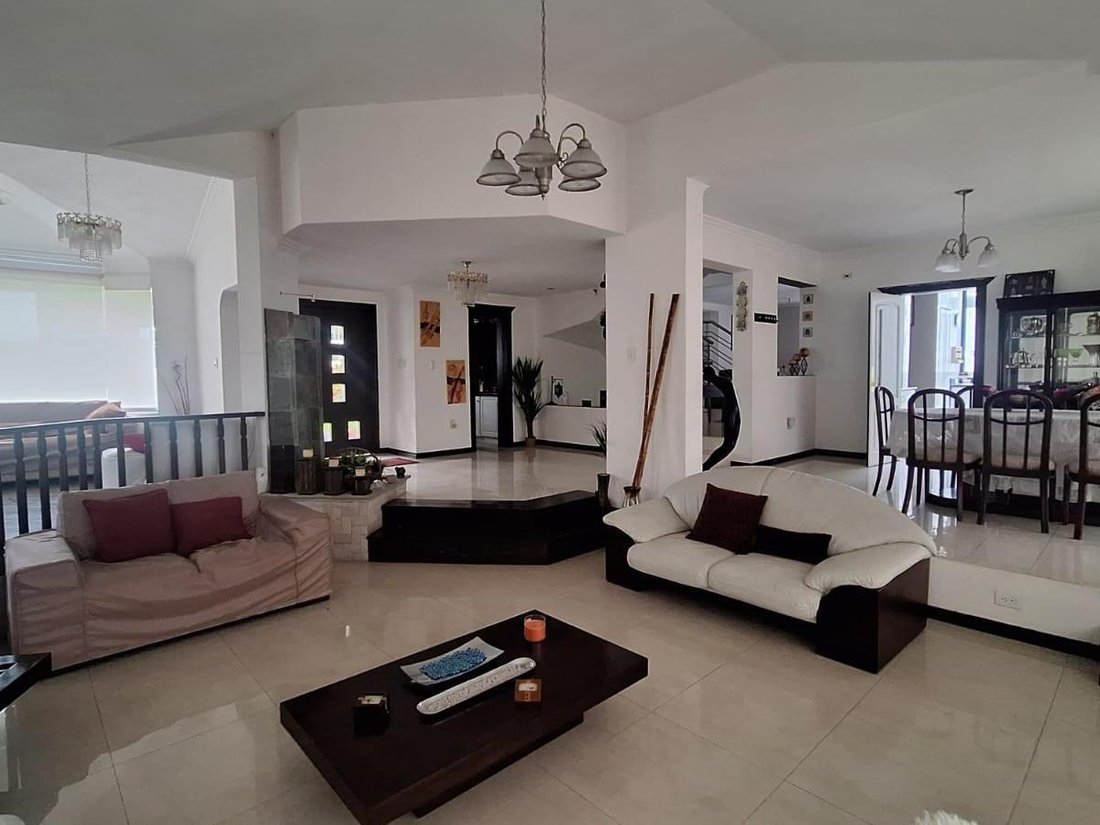 House in Quito, Pichincha, Ecuador 2 - 18016751
