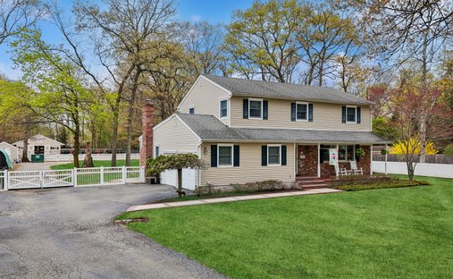 House in Saint James, New York, United States 1