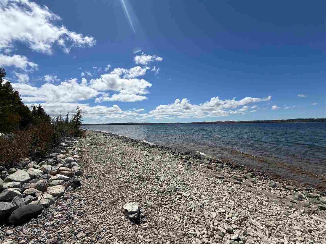 House in Charlevoix, Michigan, United States 2 - 18017703